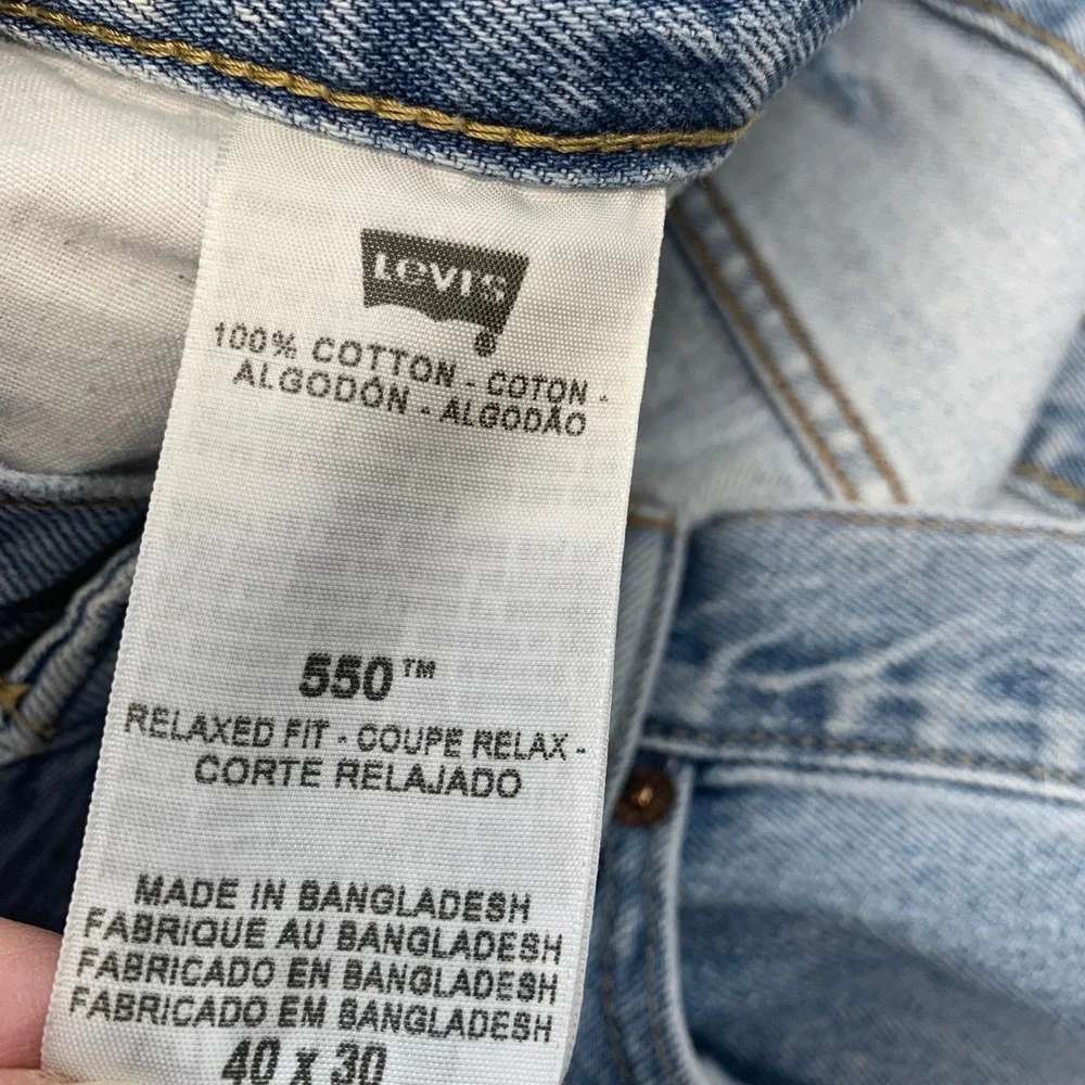 Levis 550 Relaxed Fit Light Wash Denim Jeans Mens 40x30 (fit 40x29) Tapered